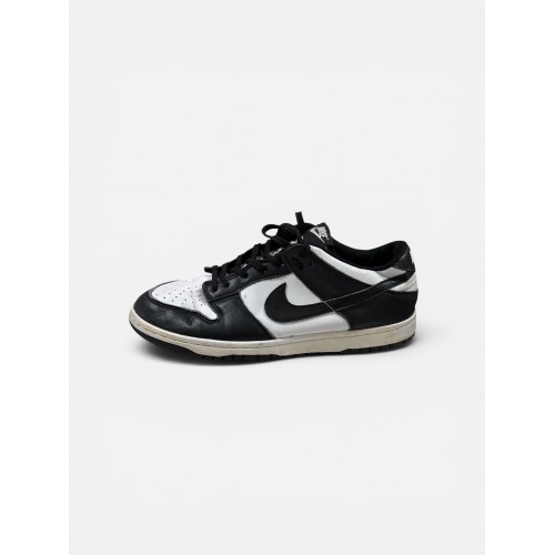 Nike Dunk Low “Panda” / Pre-Owned